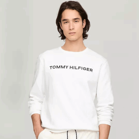 Tommy Hilfiger, Polera bordada con el icono de Hilfiger